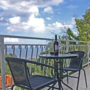 Apartman Spacious In Quiet Surrounding, Ičići